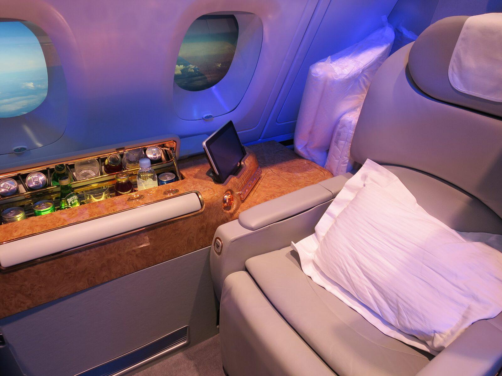 First Class 2026: Emirates A380 vs Singapore Suites vs Etihad Apartment — imagem do artigo