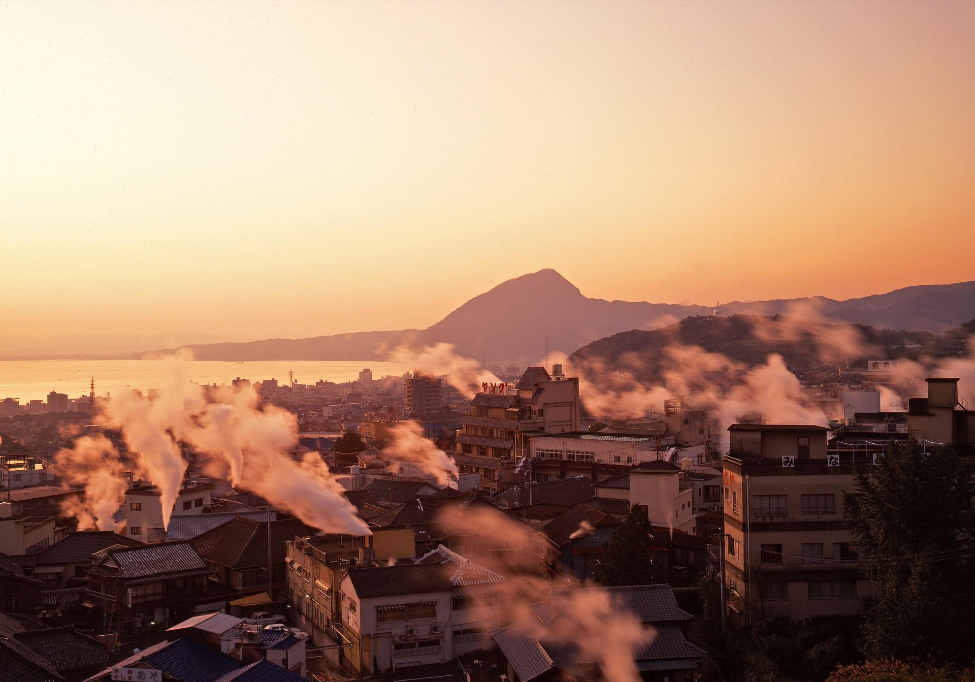 Hot springs and bathhouses around the world in 2026: from Japan's onsen to the Blue Lagoon — imagem do artigo