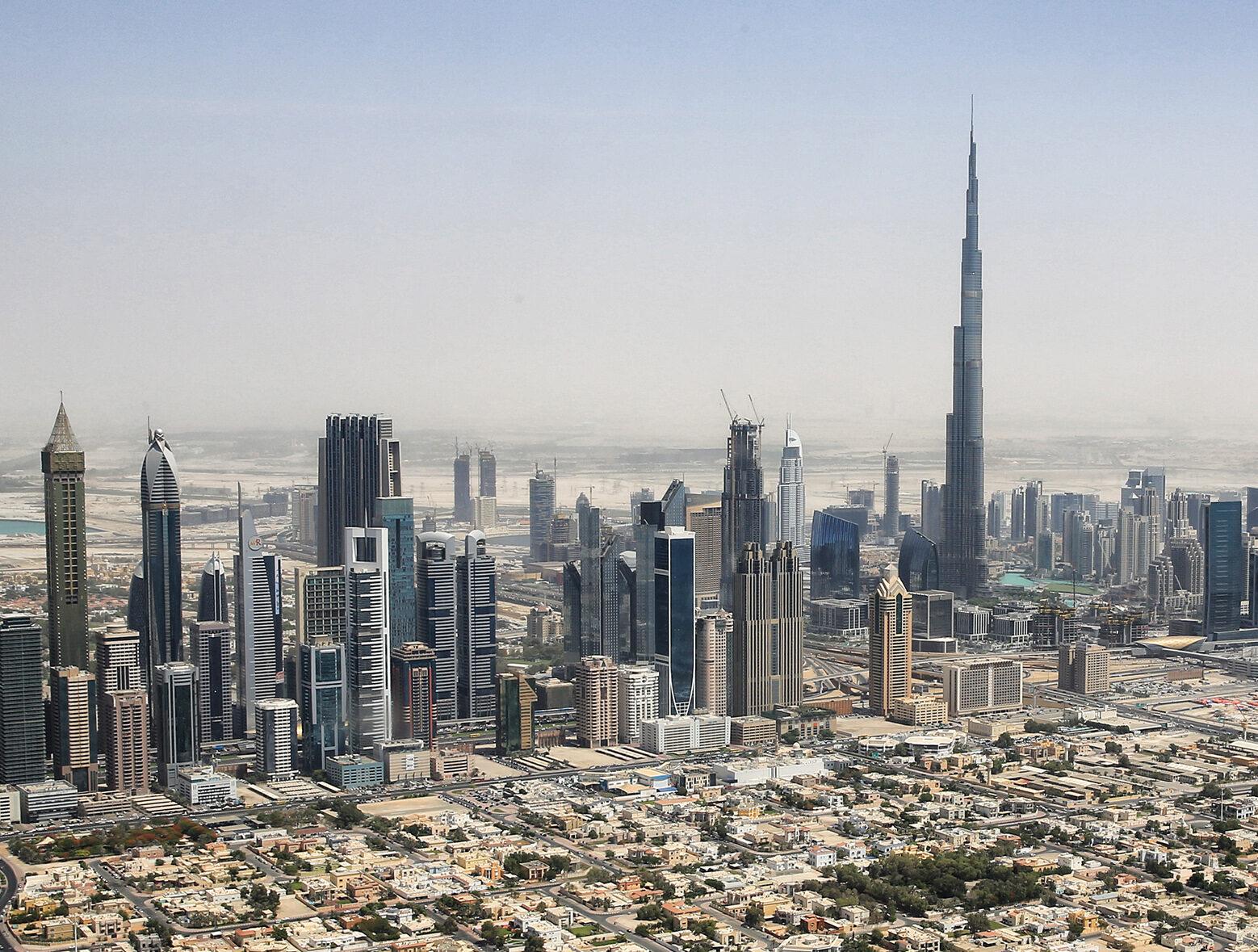UAE Visa in 2026 — the honest guide for U.S. travelers (Dubai, Abu Dhabi, the free 30-day stamp, the e-Visa, and the laws that catch tourists off guard) — imagem do artigo