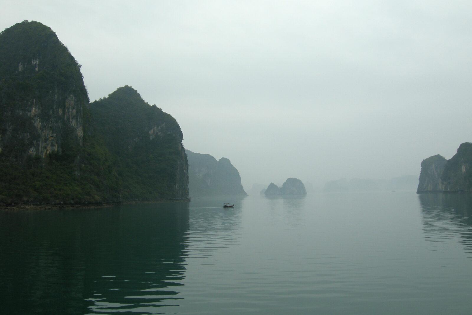 Vietnam e-Visa 2026 for U.S. travelers — the step-by-step on the official site (and how to dodge the scam that ambushes tourists at the Hanoi airport) — imagem do artigo